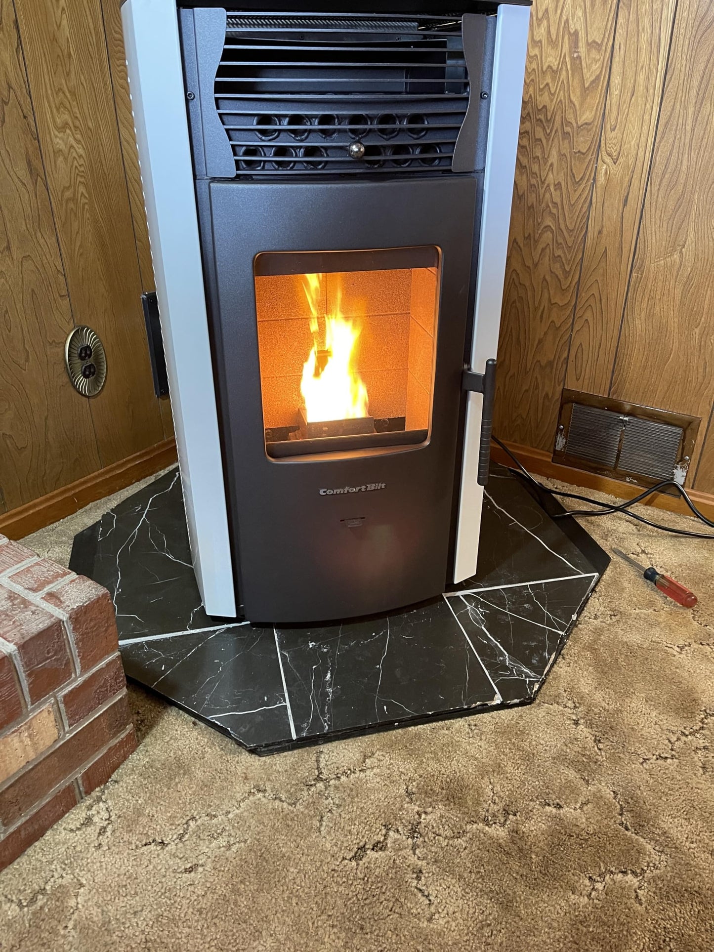 Compact Pellet Stove with 47 lb Hopper Capacity